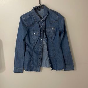 GUESS WOMENS JEAN BUTTON UP
